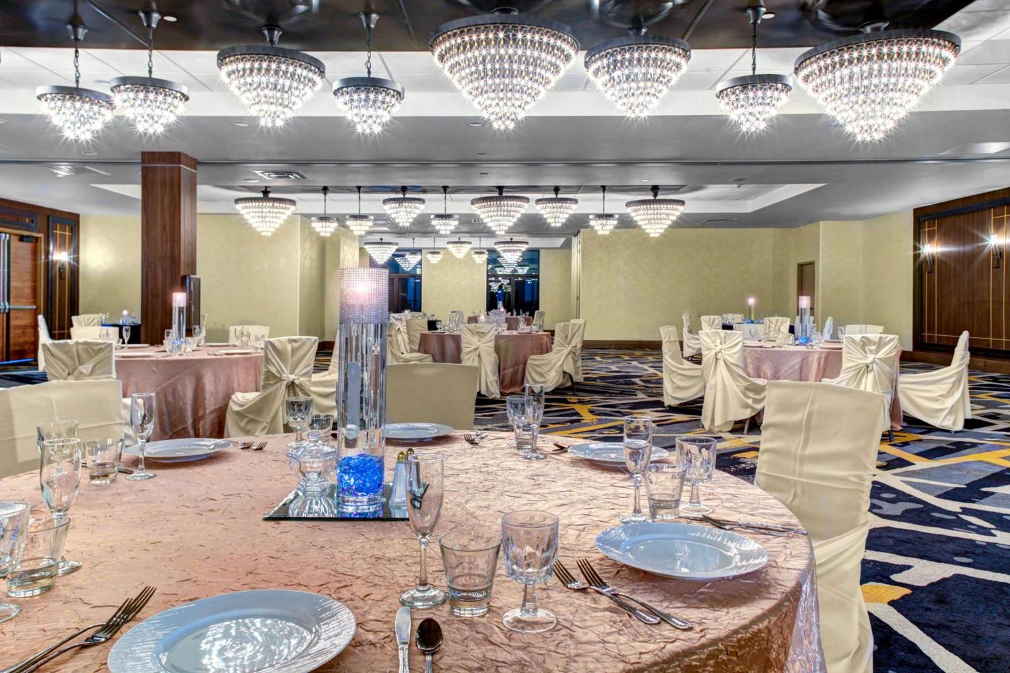 Doubletree By Hilton Dfw South Hotel 4*